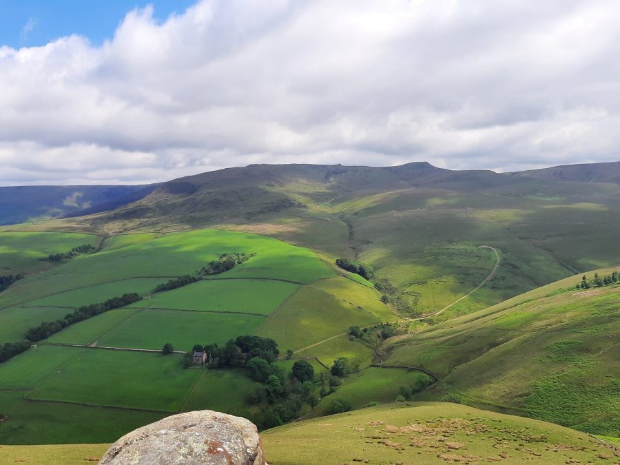 Rail to Trail: A Guide For Peak District Train Hikers. A walk from Chinley Station. View of Kinder Scout West from Mount Famine, Peak District