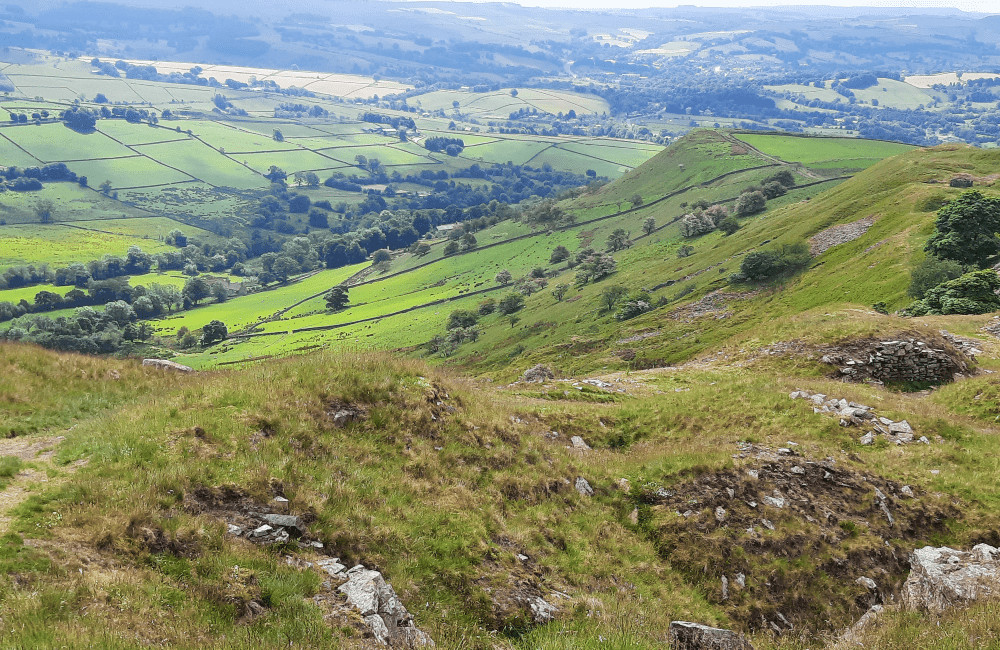Rail to Trail: A Guide For Peak District Train Hikers. A walk from Chinley Station to Cracken Edge, Chinley, Peak District