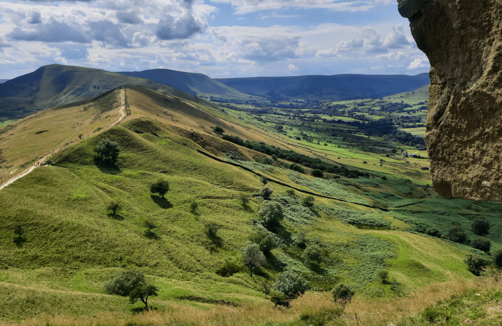 Rail to Trail: A Guide For Peak District Train Hikers. Back Tor Great Ridge Peak District